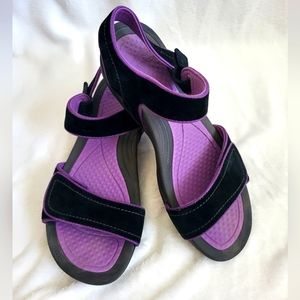 Dansko Kami Sandals Leather Suede - size 9